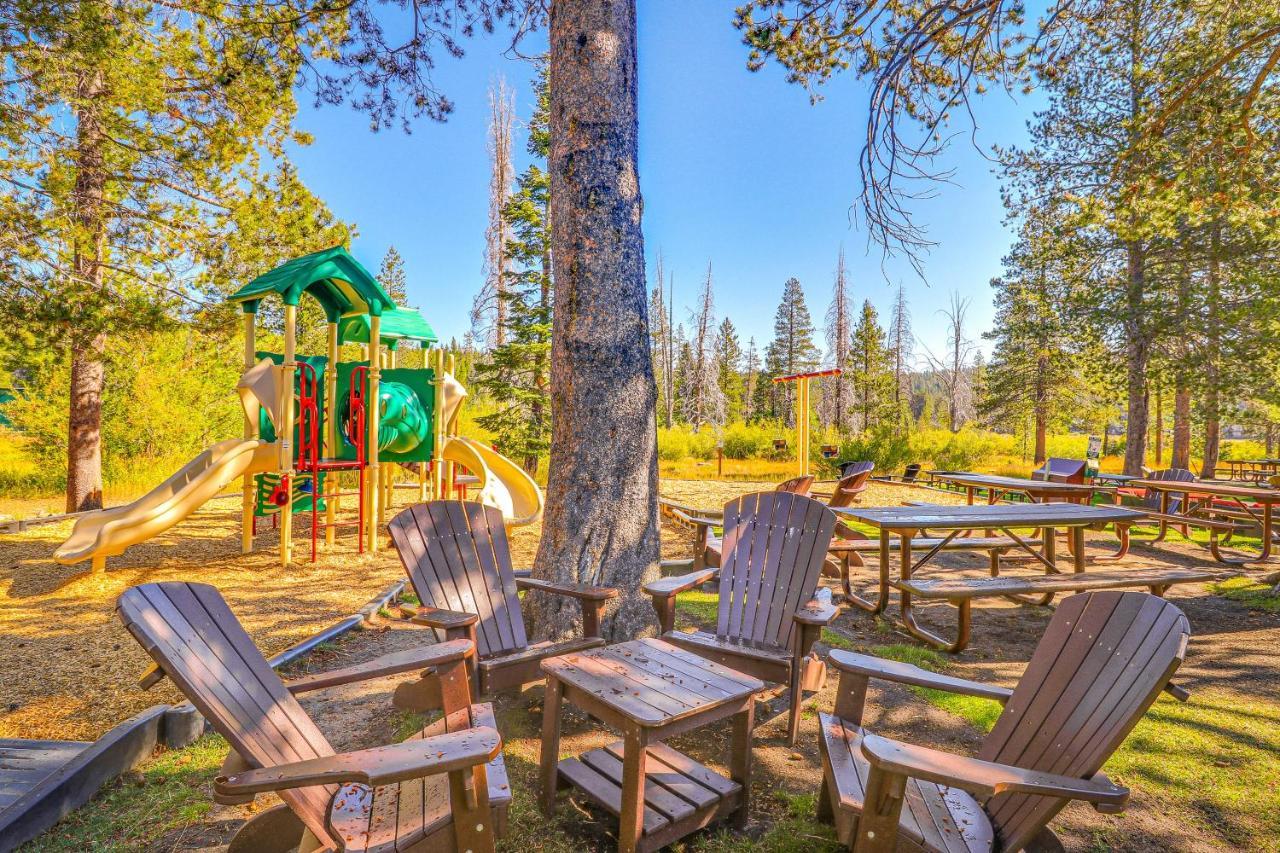 Chalet Snowpeak In Tahoe Donner *